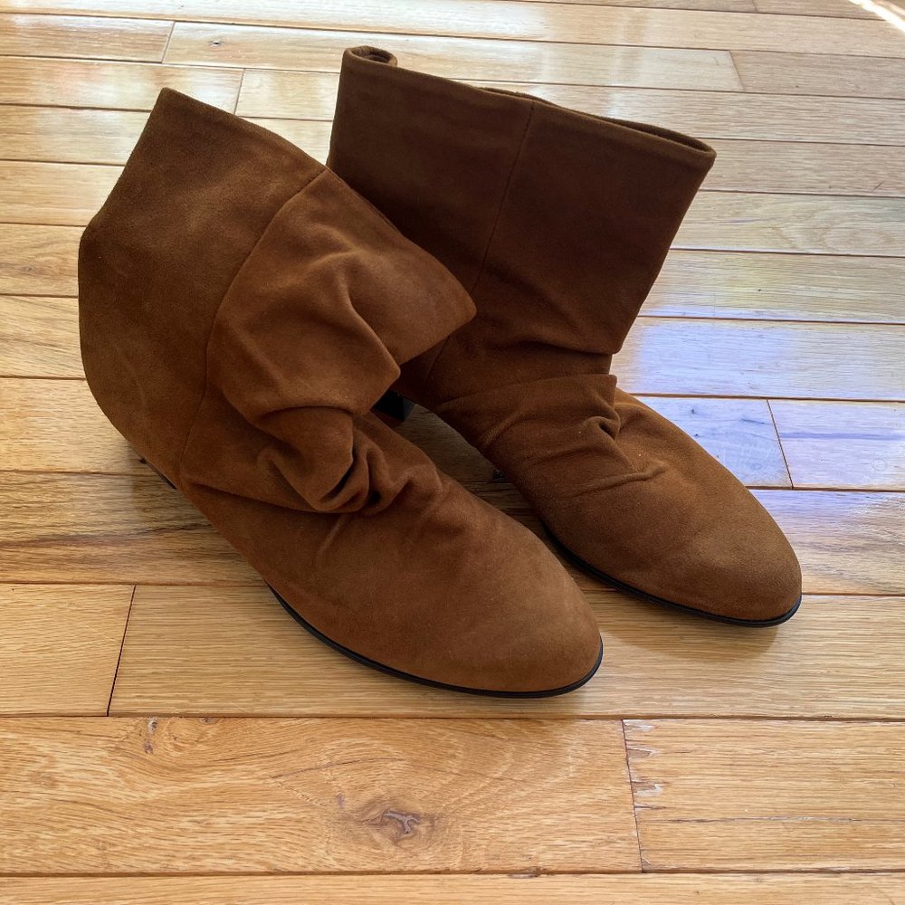 Munro American Caramel Suede Boot Size 7